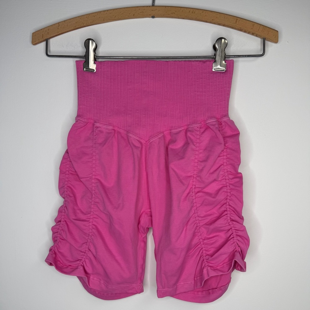 FP Movement Free People Pink Fuchsia Ruched Side High Rise Biker Shorts Sz XS/S